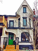 Semi-detached Roncesvalles homes vary in style and size, from small 2 bedroom to large 4 or 5 bedroom. Victorian homes are particularly attractive.