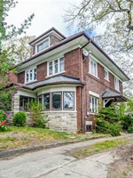 Roncesvalles Village has some large detached houses, often with an auxiliary apartment